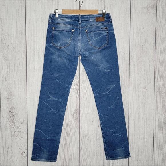 Mavi Emma Relaxed Straight Leg Medium Wash Distressed Jeans, size 28/32 - Picture 4 of 9